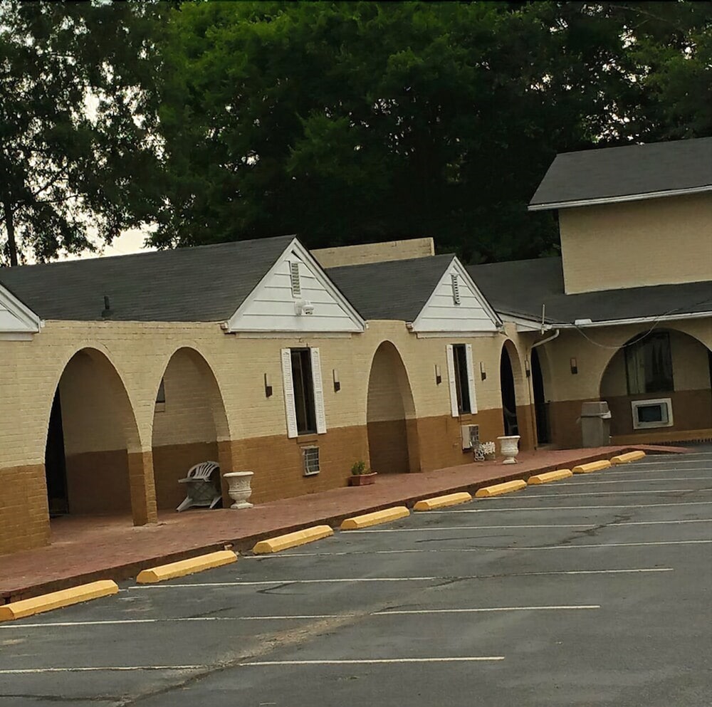 Loyalty Inn Rockingham - photo 14