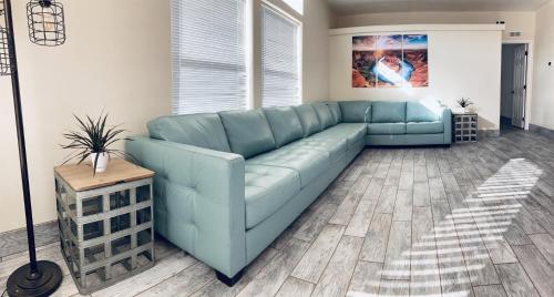 HorseshoeBendHouse is Close to canyons Renovated recently with boat parking — 4-Star Luxury Hotel in Page, United States