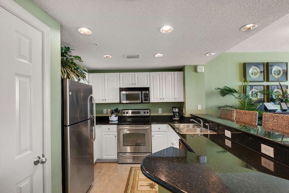 Majestic Beach Tower II 2 Bedroom Apartment - photo 10