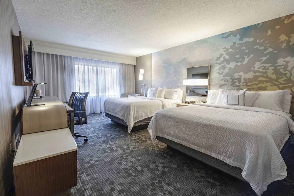 Courtyard by Marriott Cleveland Willoughby - photo 8
