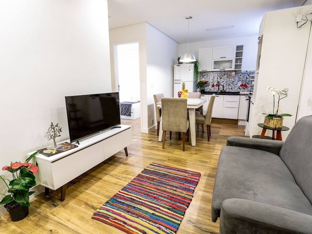Apartamento com 2 Quartos em Alto de Pinheiros — 4-Star Luxury Hotel in Sao Paulo, Brasil