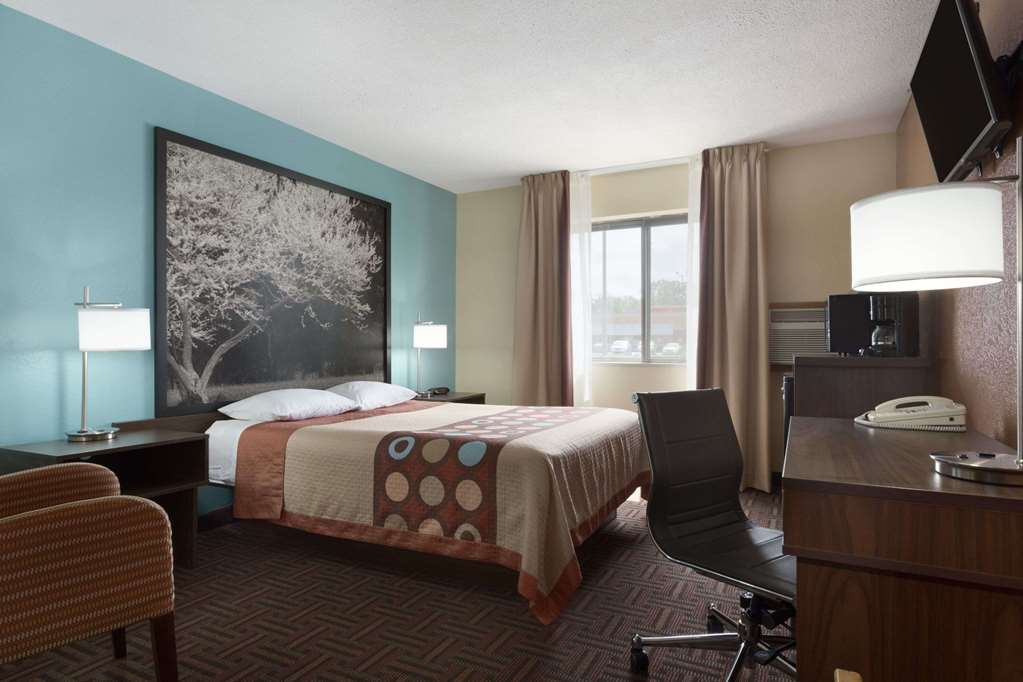 Super 8 by Wyndham Mt. Vernon IL - photo 4