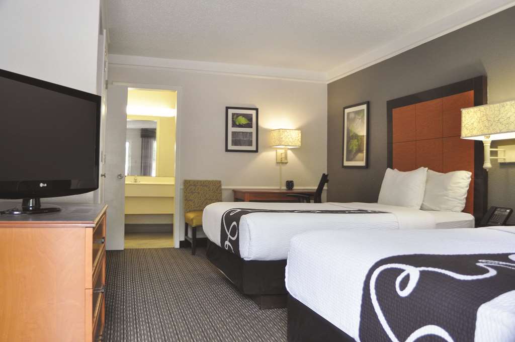 La Quinta Inn by Wyndham Dallas Uptown - photo 70