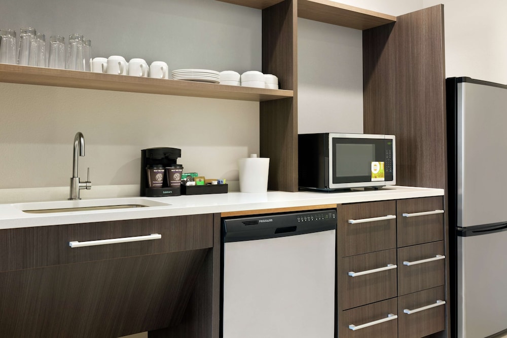 Home2 Suites by Hilton Houston Pearland - photo 22