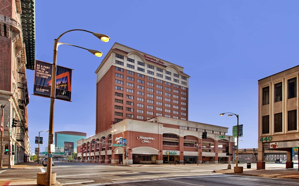 Hampton Inn St. Louis Downtown at the Gateway Arch - featured photo