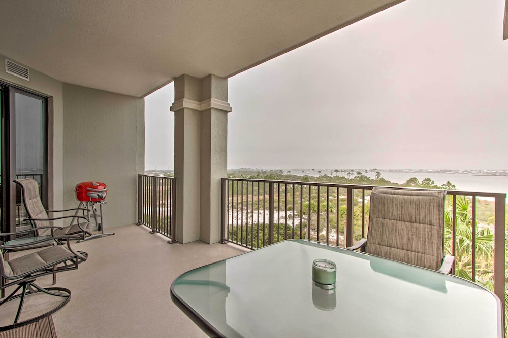 Ornate Resort Condo with Balcony Pool Water Views in Pensacola, United States