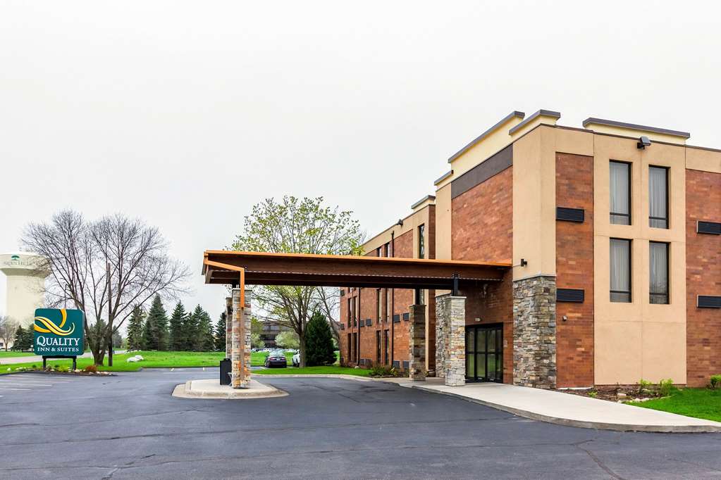 Quality Inn & Suites Arden Hills Saint Paul North - photo 3