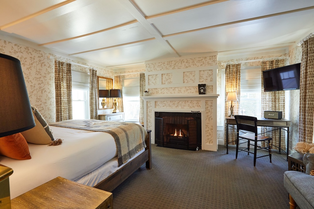 Shelter Harbor Inn - photo 14