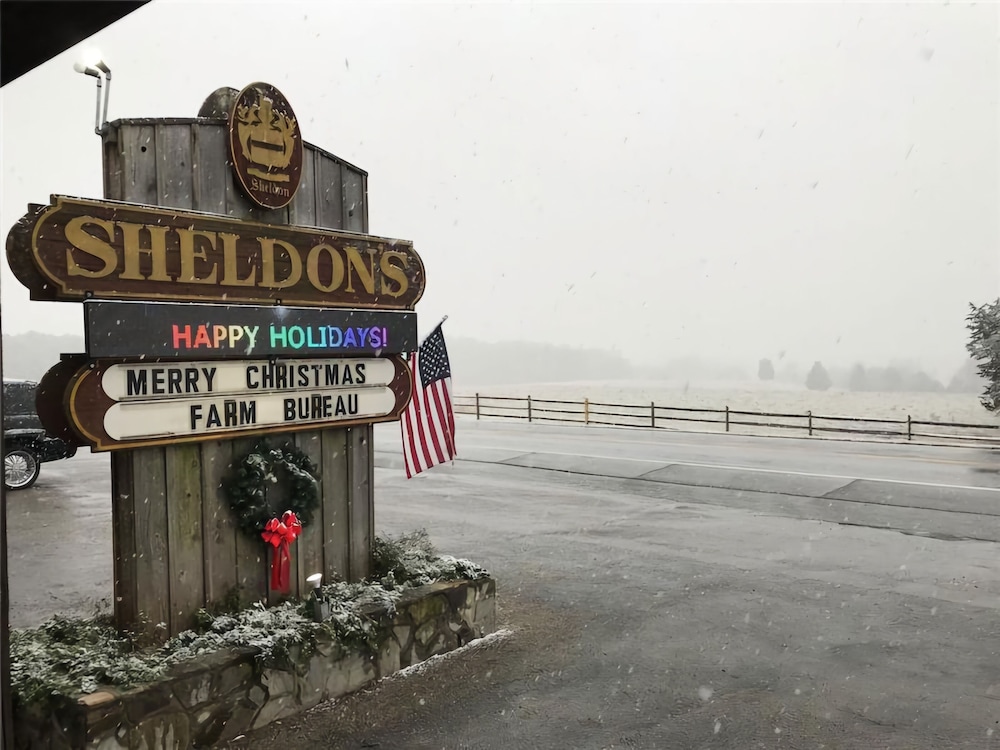 Sheldon's Motel and Restaurant — hotel in South Hill