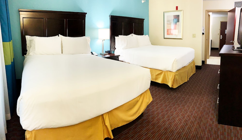 Holiday Inn Express Hotel & Suites Gainesville by IHG - photo 11