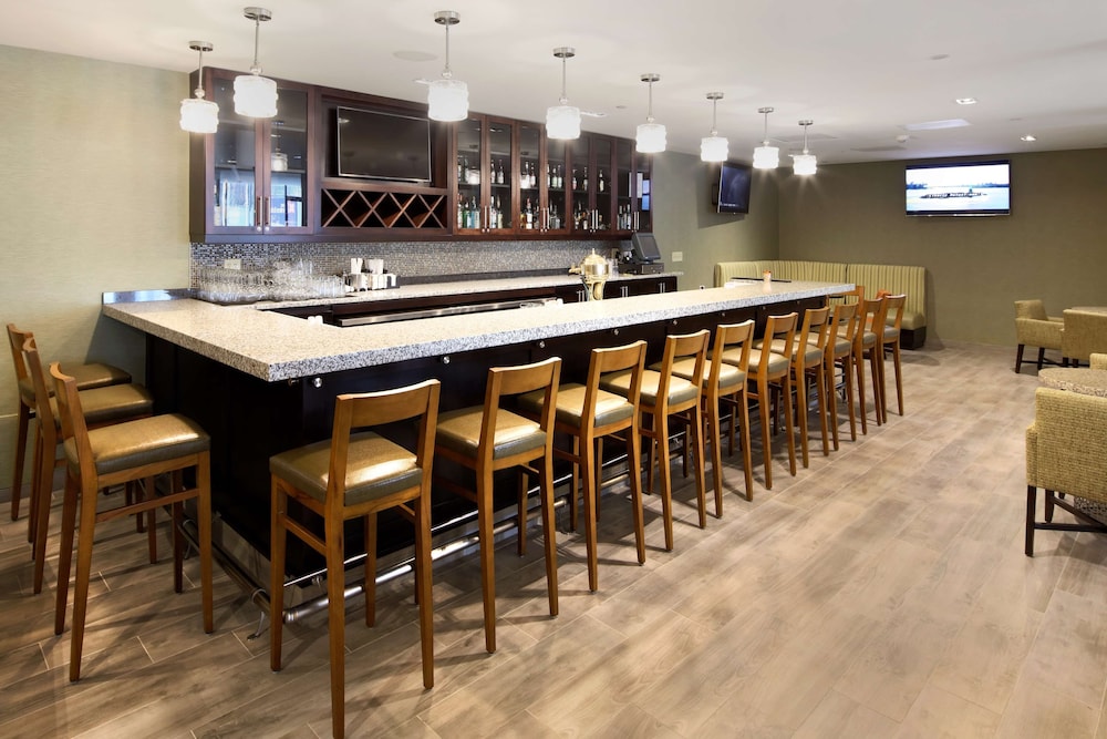Hilton Garden Inn Reagan National Airport - photo 42