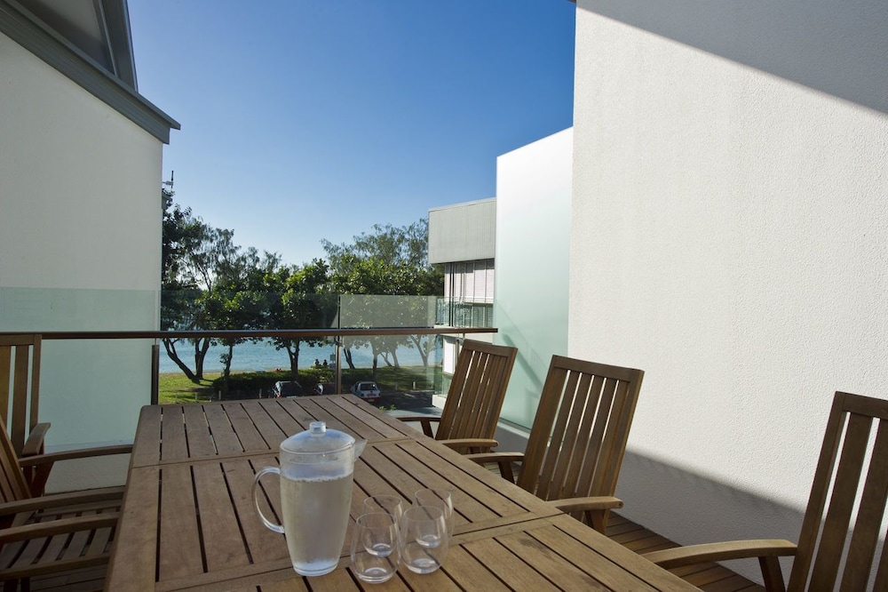 Maggies Beachfront Apt. 6 — 4-Star Luxury Hotel in Magnetic Island, Australia