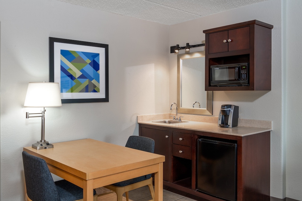 Holiday Inn Express & Suites Wheat Ridge Denver West - photo 12