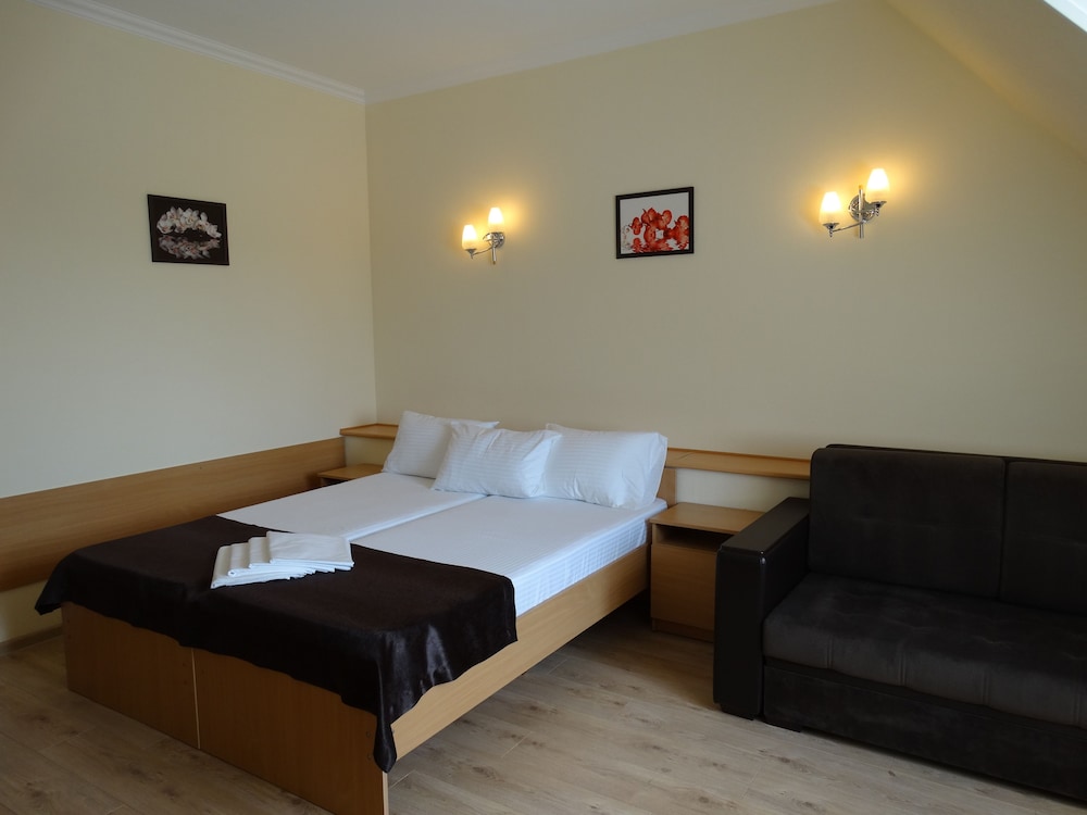 Emigrant Mini Hotel - carbon neutral hotel in Sochi