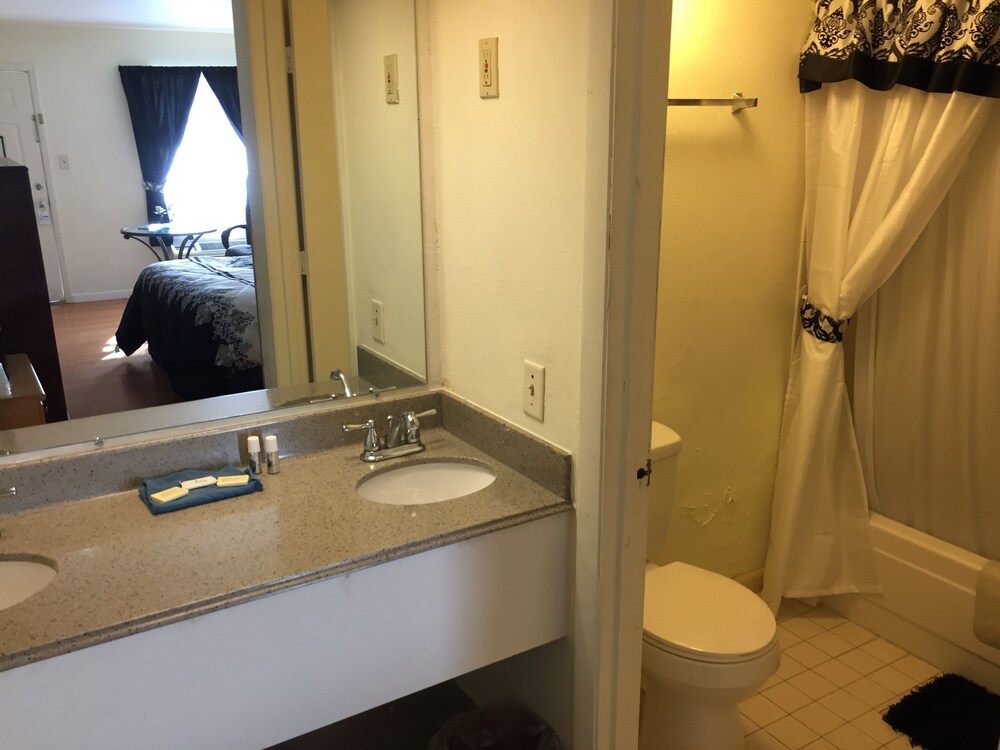 Jasmine Garden Inn - photo 34
