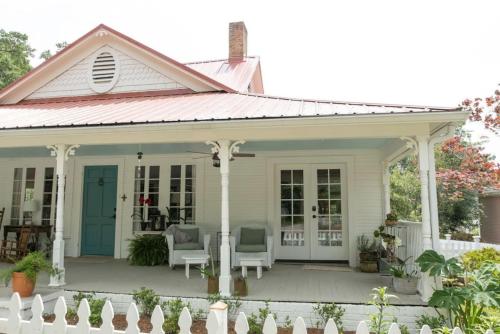 Historic Coastal Suite Steps To The Water 20779005 — Fairhope