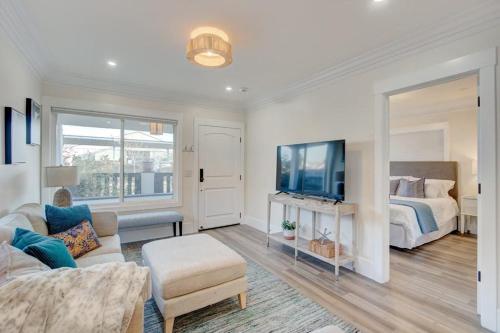 Historic Barrio Logan Bungalow — 4-Star Luxury Hotel in San Diego, United States