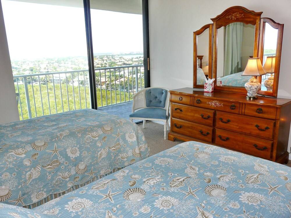 South Seas Tower 4 1510 - photo 6