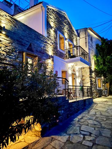 Ioulis Century Home — 4-Star Luxury Hotel in Kea, Greece