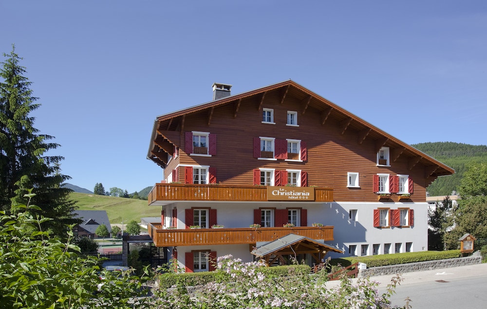 Le Christiania Hotel - carbon neutral hotel in Villard-De-Lans