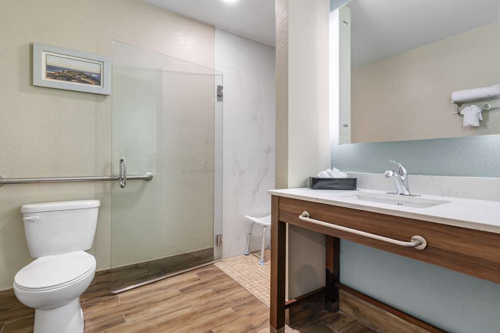 Best Western Carlsbad by the Sea - photo 26