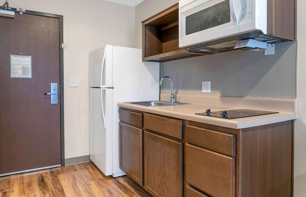 Extended Stay America Suites Detroit Rochester Hills - photo 14