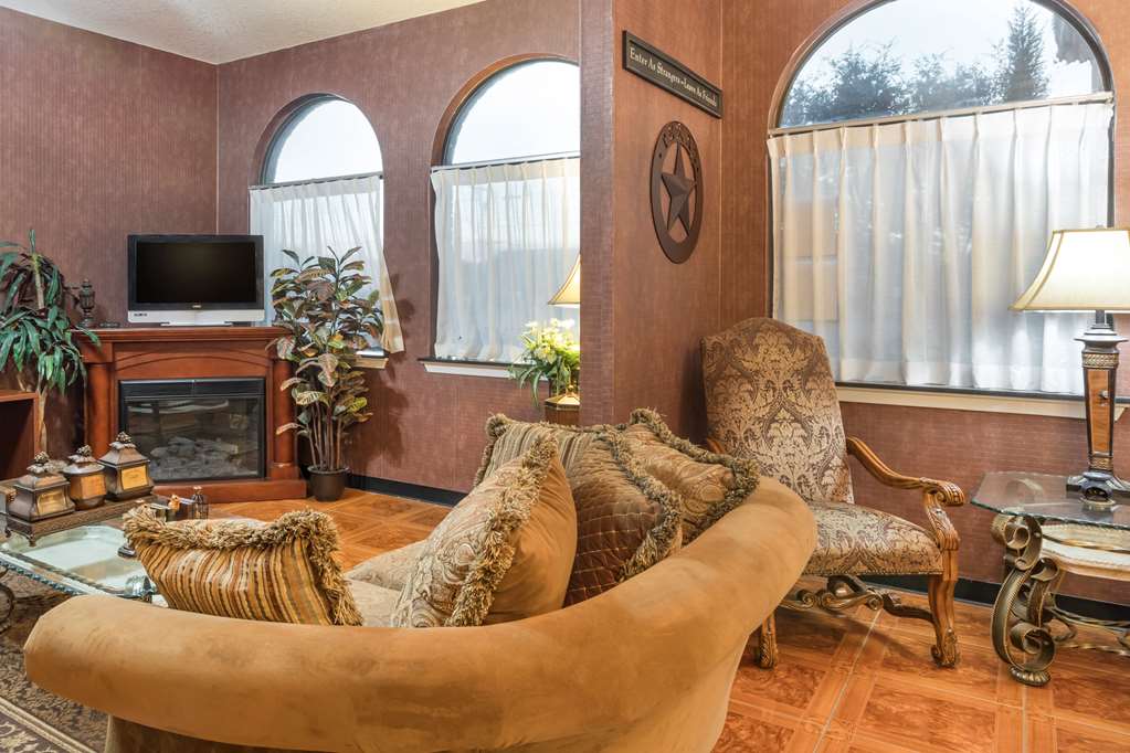 Super 8 by Wyndham San Antonio at I 10 - photo 4