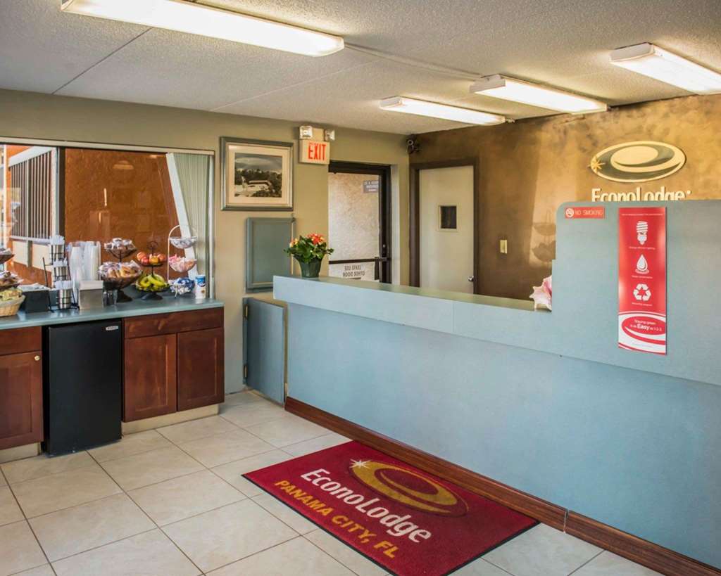 Econo Lodge Panama City St. Andrews - photo 4