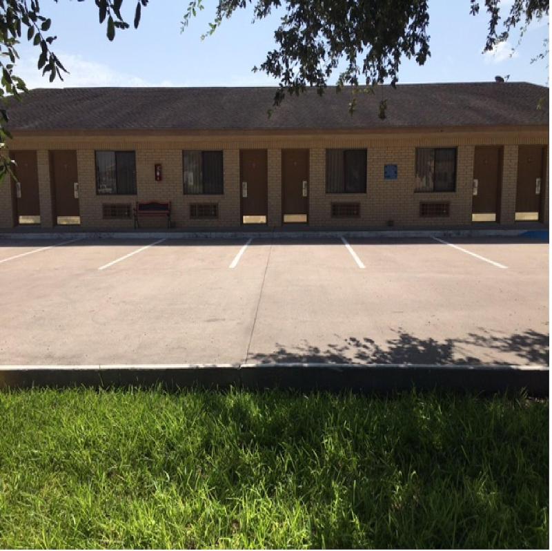 Executive Inn Hebbronville - photo 10
