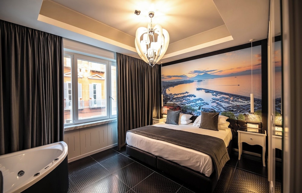 Hotiday Napoli Lungomare - carbon neutral hotel in Naples