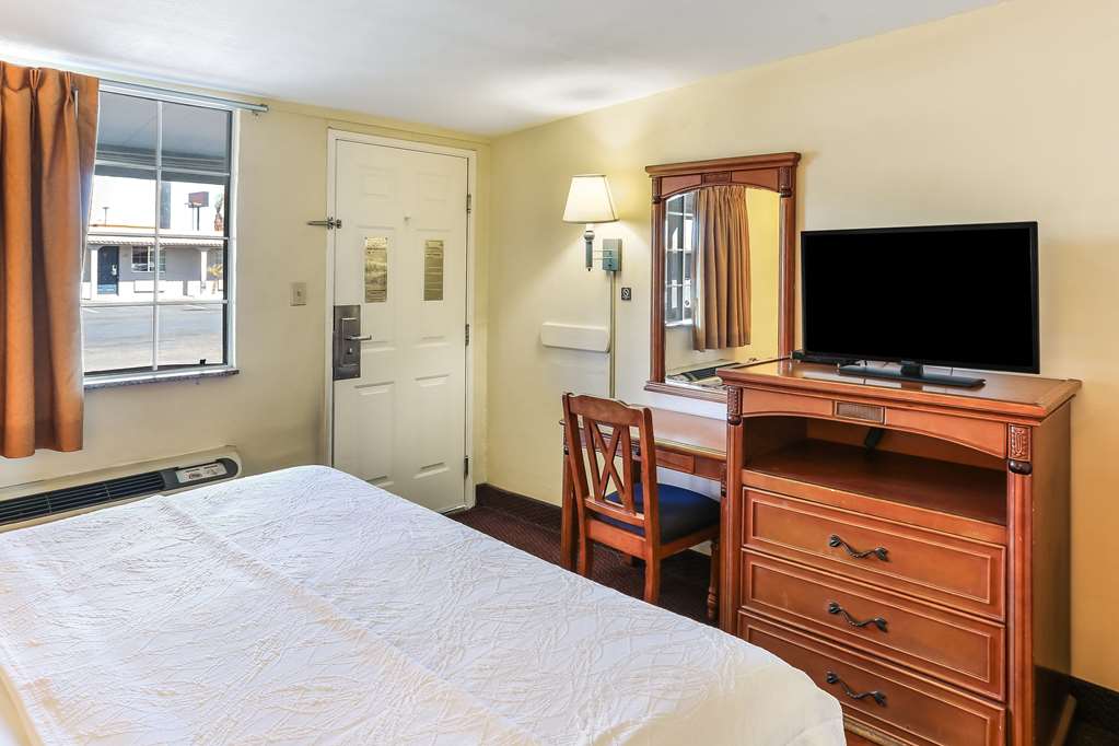 Americas Best Value Inn & Suites El Centro - photo 15