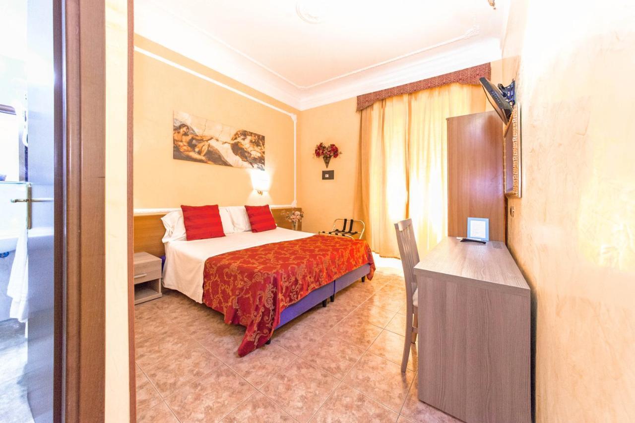 Downtown Accommodation — 4-Star Luxury Hotel in Rome, Italy