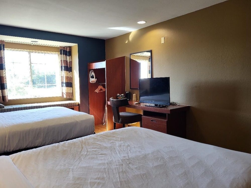 Starkville Inn & Suites - photo 7