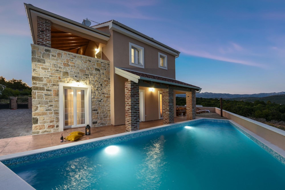 Villa Imperia ZadarVillas — 4-Star Luxury Hotel in Pridraga, Croatia