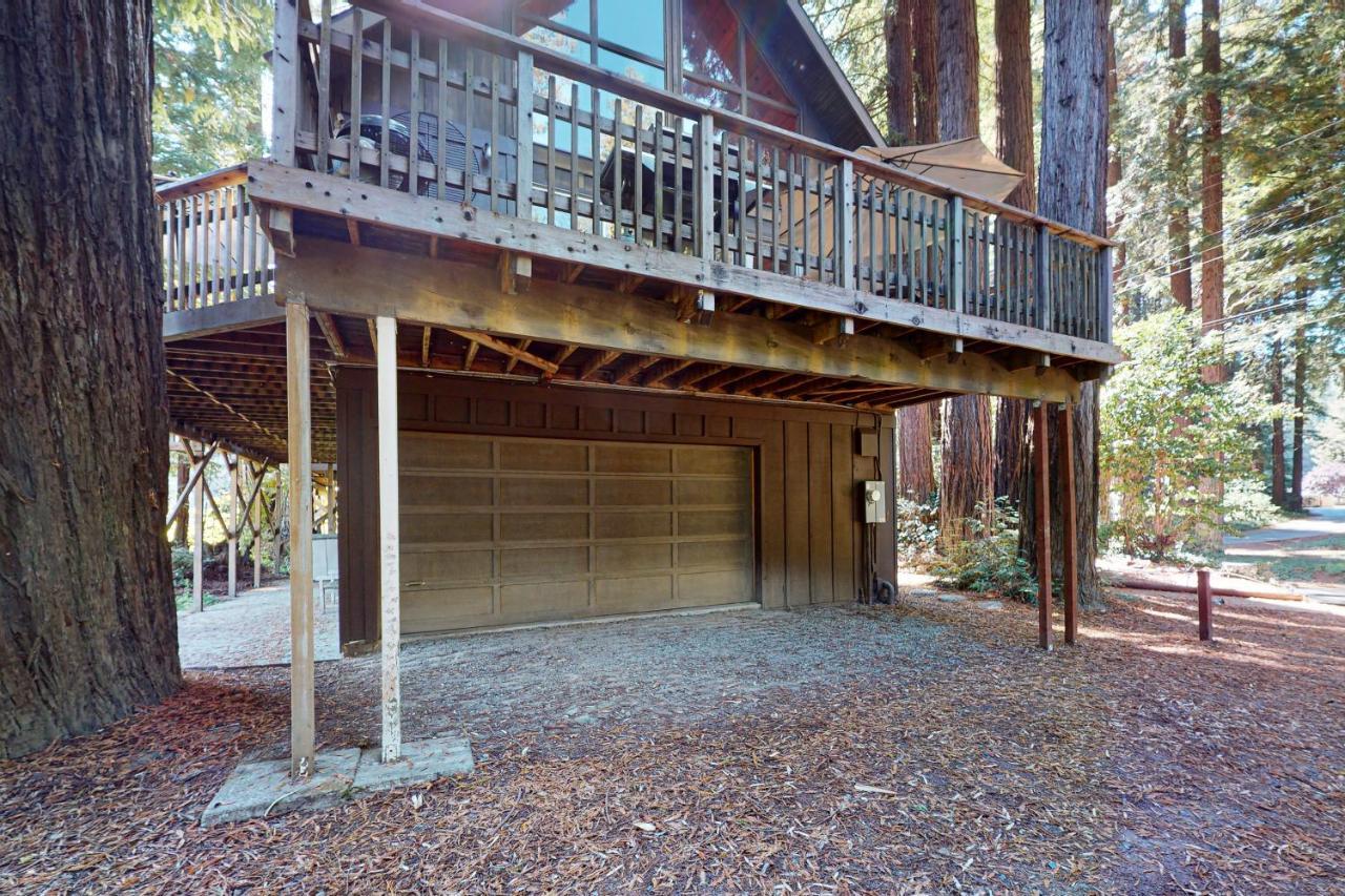 Redwood Lodge — 4-Star Luxury Hotel in Monte Rio, United States