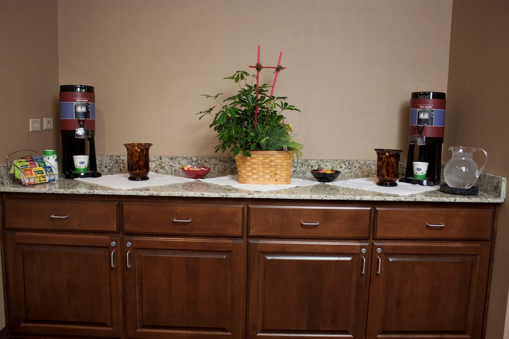 Hampton Inn Burlington - photo 29