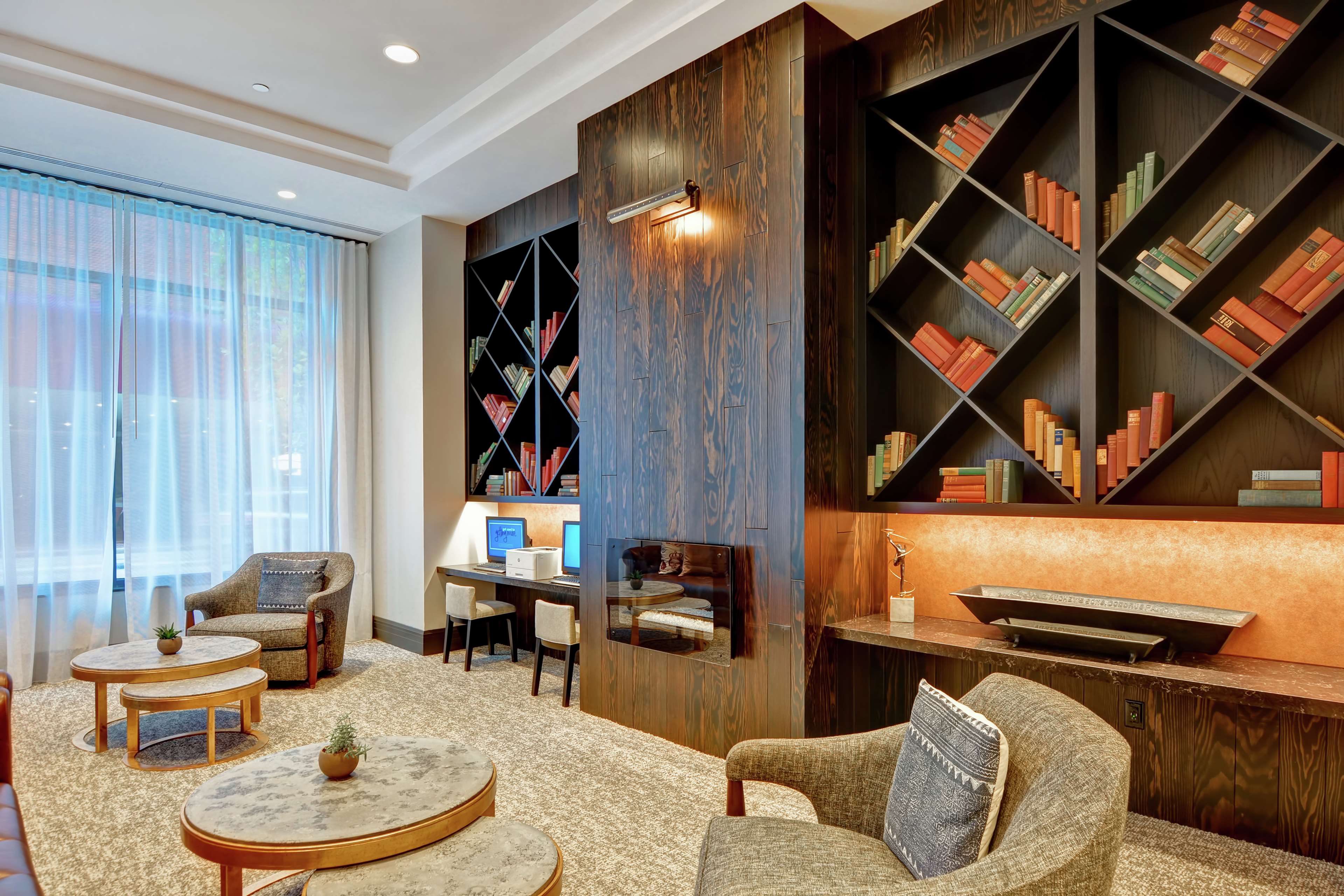 The Cincinnatian Hotel Curio Collection by Hilton - photo 18