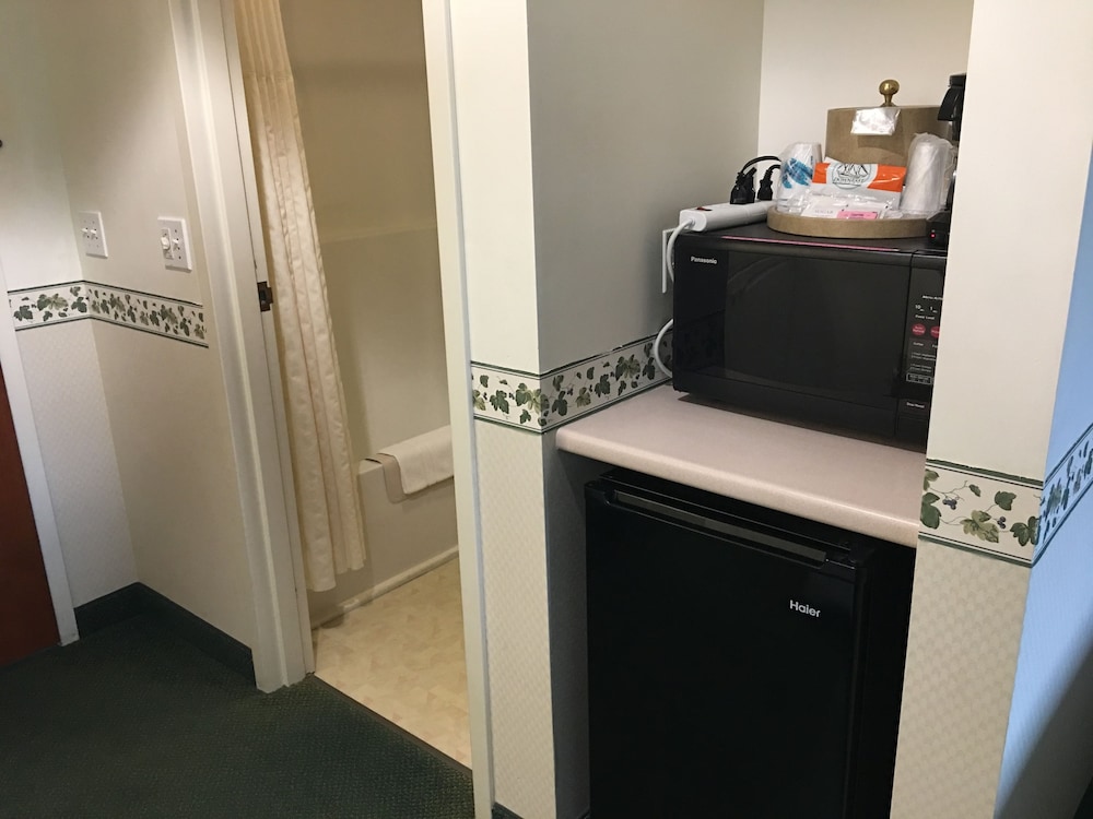 Camden Riverhouse Hotel - photo 41