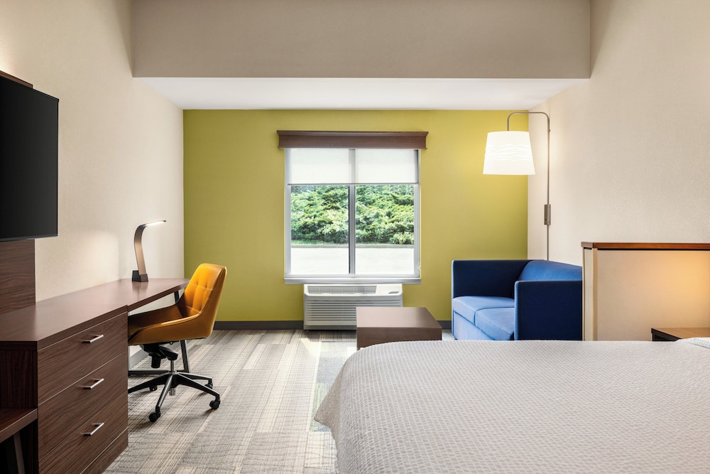 Holiday Inn Express & Suites Hagerstown by IHG - photo 12