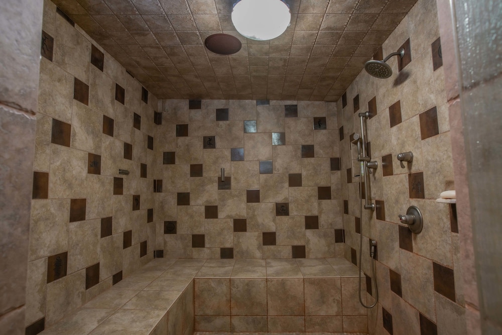 Cougar Ridge Resort LLC - photo 100