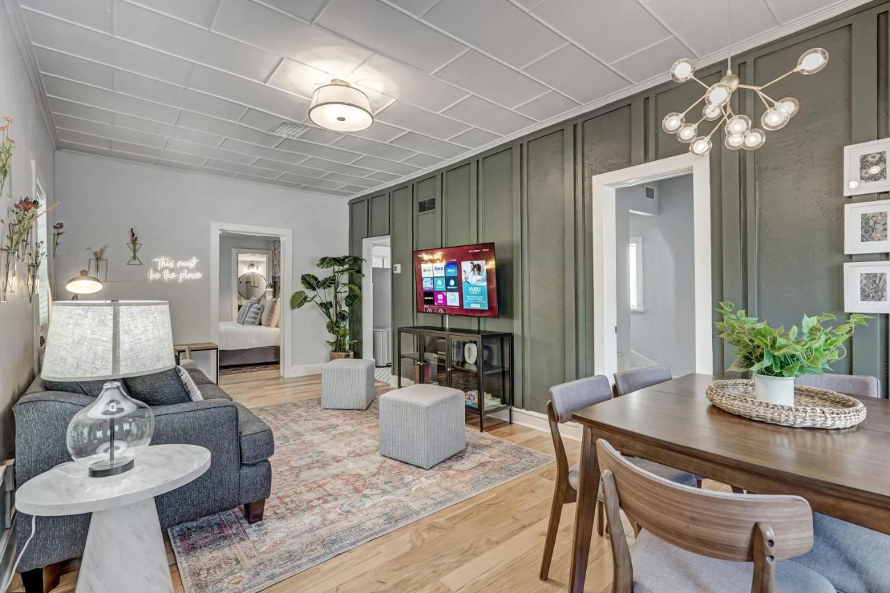 Neighborly Heights Downtown King BBQ Fire Pit in Colorado Springs, United States