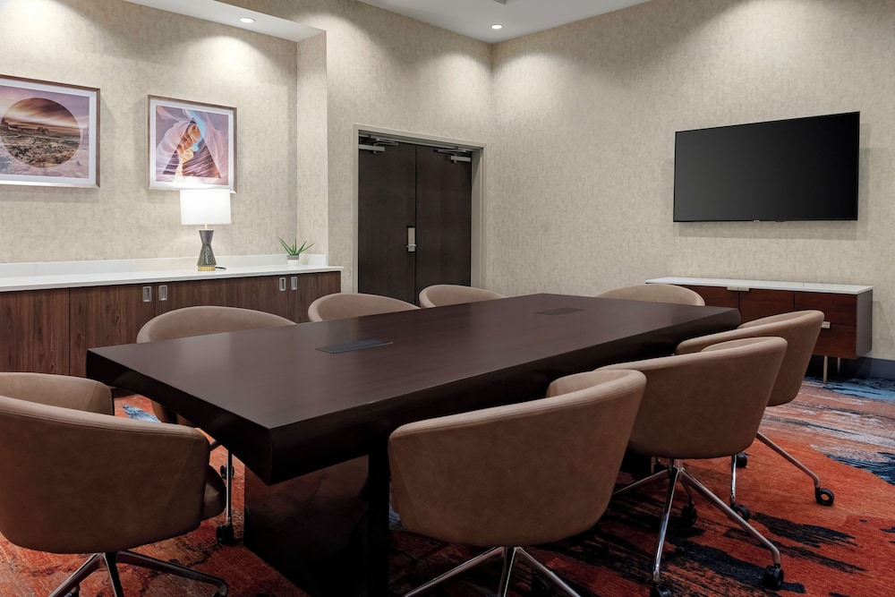 Hilton Garden Inn Chandler Downtown - photo 31