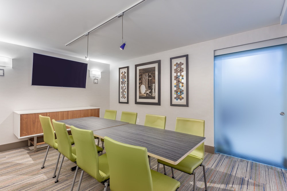 Holiday Inn Express Ramsey Mahwah by IHG - photo 24