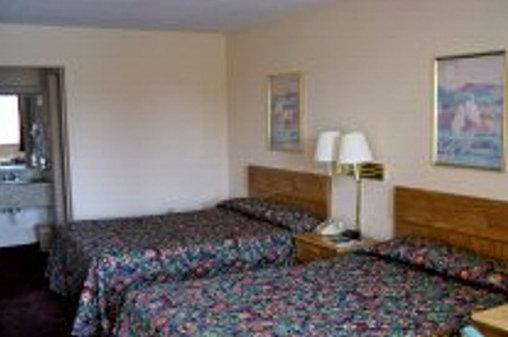 Country Hearth Inn & Suites Indianapolis - photo 12