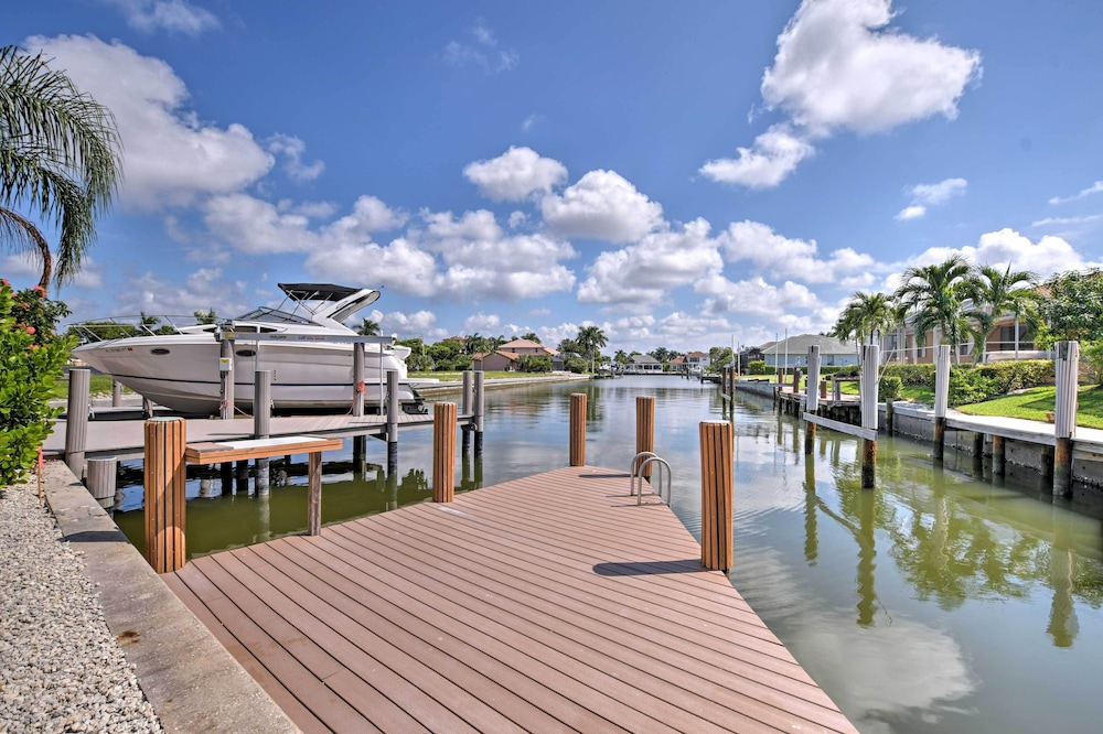 Canalfront Home with Private Saltwater Pool — 4-Star Luxury Hotel in Marco Island, United States