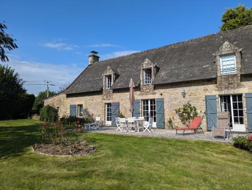 Charmante longère bretonne dans le Morbihan — hotel in Brech