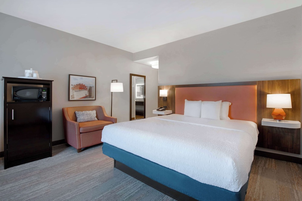 Hampton Inn & Suites Harvey New Orleans West Bank - photo 14