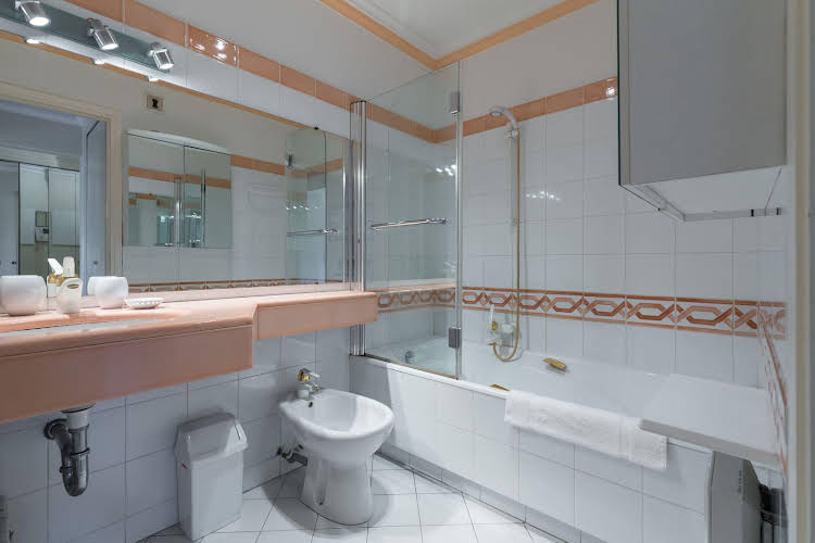 Prince de Galles — 4-Star Luxury Hotel in Cannes, France