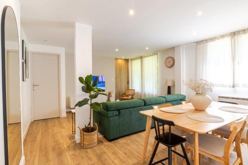 Olympe Free carpark 7 min from Old town Spacious & Calm — 4-Star Luxury Hotel in Annecy, France