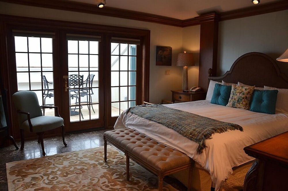 The Flanders Hotel - photo 15
